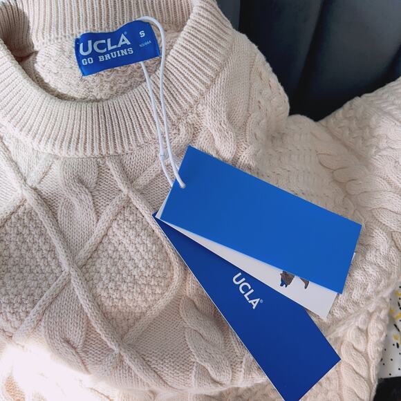 Unisex UCLA White Knitted Oversized Sweater (S) - Picture 5 of 5